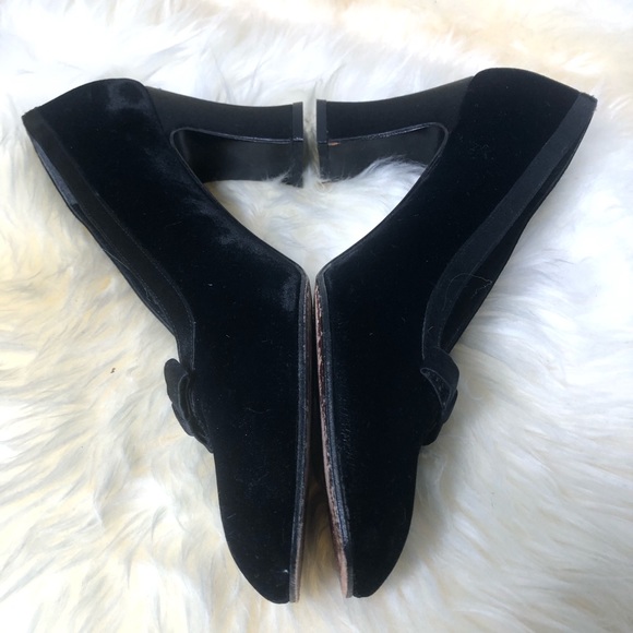 Stuart Weitzman Black Velvet Satin square toe pump - Picture 4 of 7